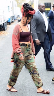 Rihanna feet photo thumbnail