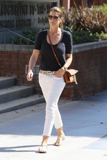 Cindy Crawford feet photo thumbnail