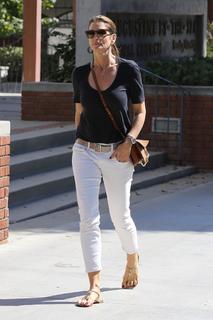 Cindy Crawford feet photo thumbnail