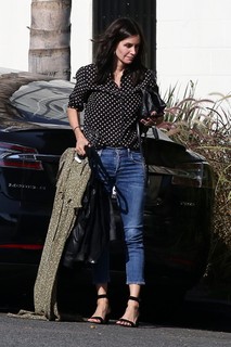Courteney Cox feet photo thumbnail