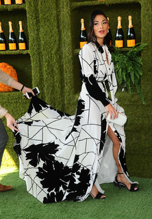 Nicole Scherzinger feet photo thumbnail