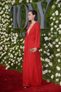 Olivia Wilde feet photo thumbnail