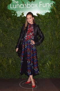 Olivia Wilde feet photo thumbnail