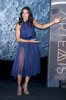 Rosario Dawson feet photo thumbnail