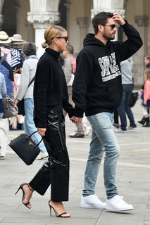 Sofia Richie feet photo thumbnail