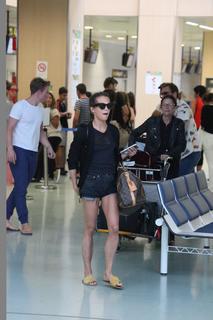 Alicia Vikander feet photo thumbnail