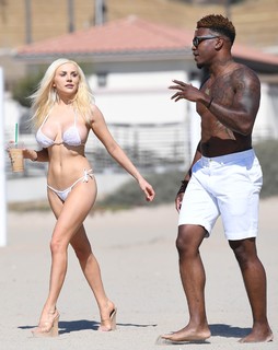 Courtney Stodden feet photo thumbnail