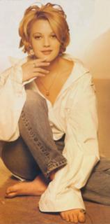 Drew Barrymore feet photo thumbnail