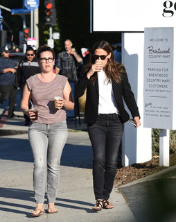 Jennifer Garner feet photo thumbnail