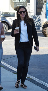 Jennifer Garner feet photo thumbnail