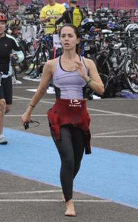 Eliza Dushku feet photo thumbnail