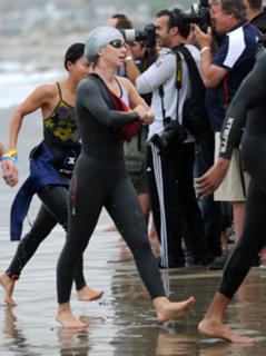 Eliza Dushku feet photo thumbnail