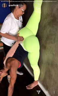 Gracyanne Barbosa feet photo thumbnail