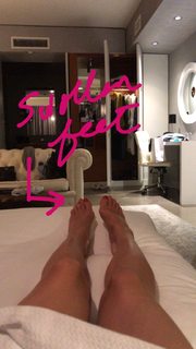 Kate Walsh feet photo thumbnail