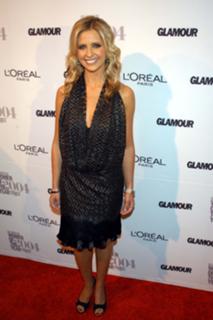 Sarah Michelle Gellar feet photo thumbnail