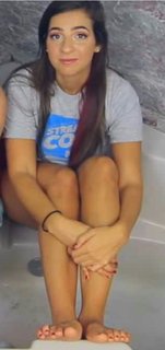 Gabbie Hanna feet photo thumbnail