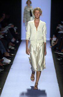Gisele Bündchen feet photo thumbnail