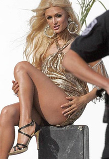 Paris Hilton feet photo thumbnail
