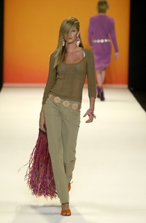 Gisele Bündchen feet photo thumbnail