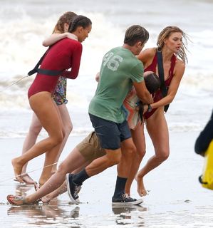 Kelly Rohrbach feet photo thumbnail
