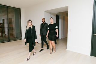 Ashley Graham feet photo thumbnail