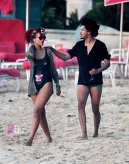 Rihanna feet photo thumbnail