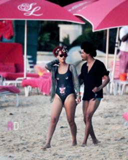 Rihanna feet photo thumbnail