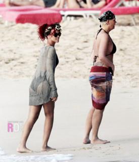 Rihanna feet photo thumbnail
