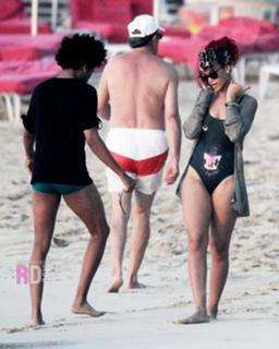 Rihanna feet photo thumbnail
