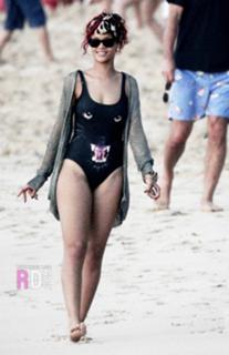 Rihanna feet photo thumbnail