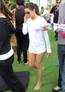 Eva Longoria feet photo thumbnail