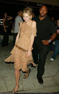 Kirsten Dunst feet photo thumbnail