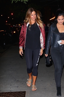 Kelly Bensimon feet photo thumbnail