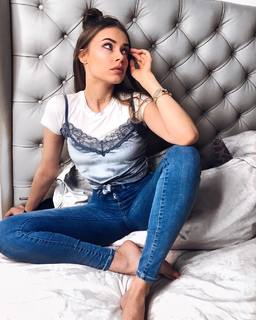 Xenia Tchoumitcheva feet photo thumbnail