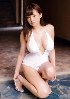 Ai Shinozaki feet photo thumbnail