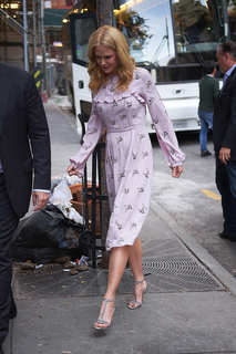 Nicole Kidman feet photo thumbnail
