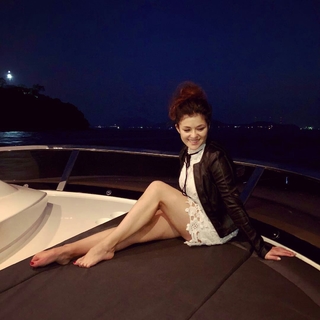Katarzyna Cichopek feet photo thumbnail