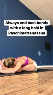 Kino MacGregor feet photo thumbnail