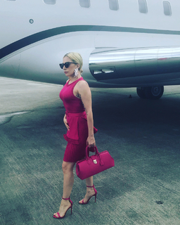 Lady Gaga feet photo thumbnail