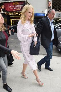 Nicole Kidman feet photo thumbnail