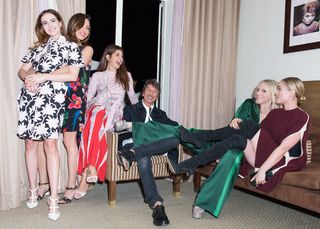 Aubrey Plaza feet photo thumbnail