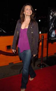 Kristin Davis feet photo thumbnail