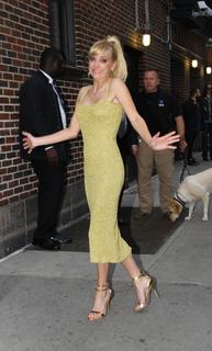 Anna Faris feet photo thumbnail