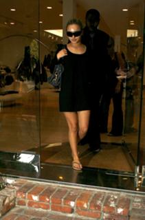 Hayden Panettiere feet photo thumbnail