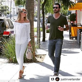 Kate Upton feet photo thumbnail