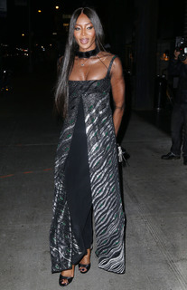 Naomi Campbell feet photo thumbnail