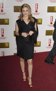 Alicia Silverstone feet photo thumbnail