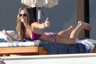 Molly Sims feet photo thumbnail