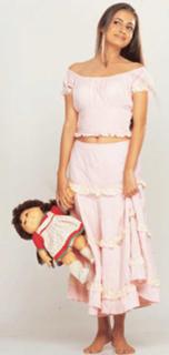 Dia Mirza feet photo thumbnail