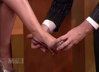 Leighton Meester feet photo thumbnail